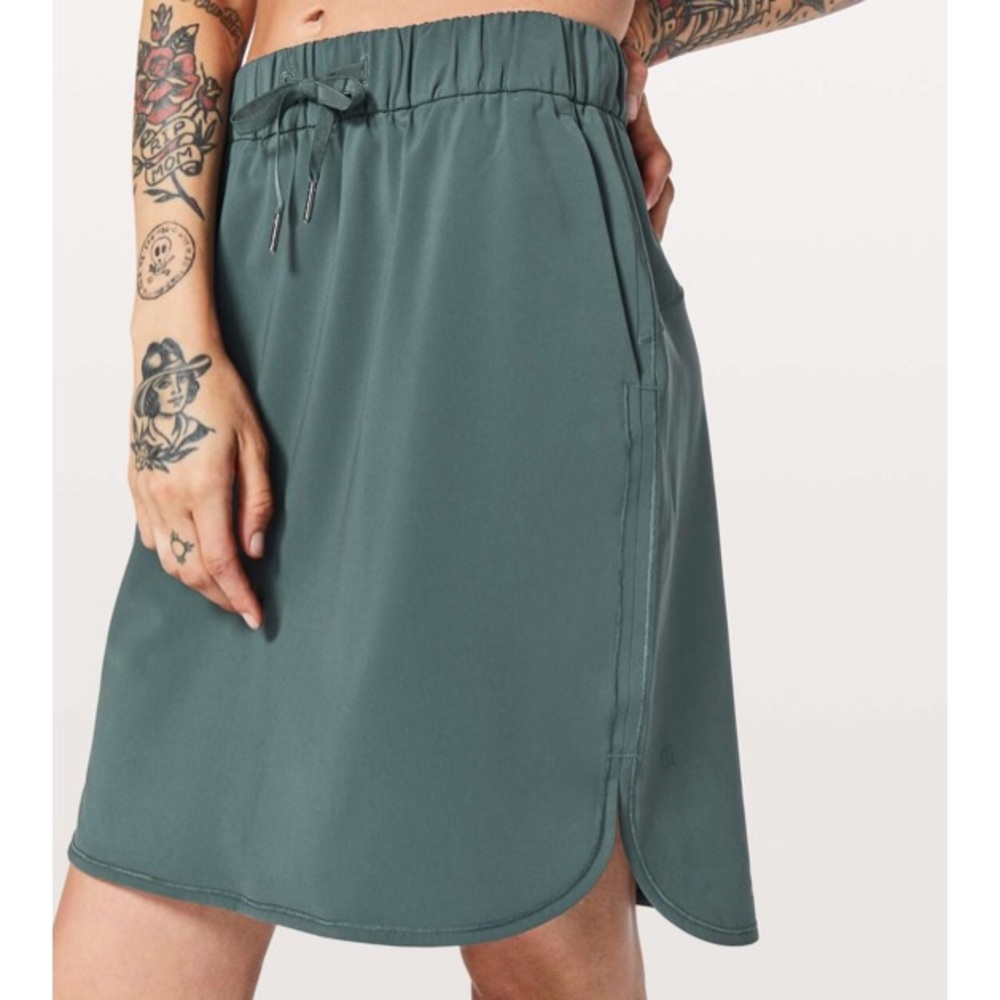Lululemon On the Fly Skirt